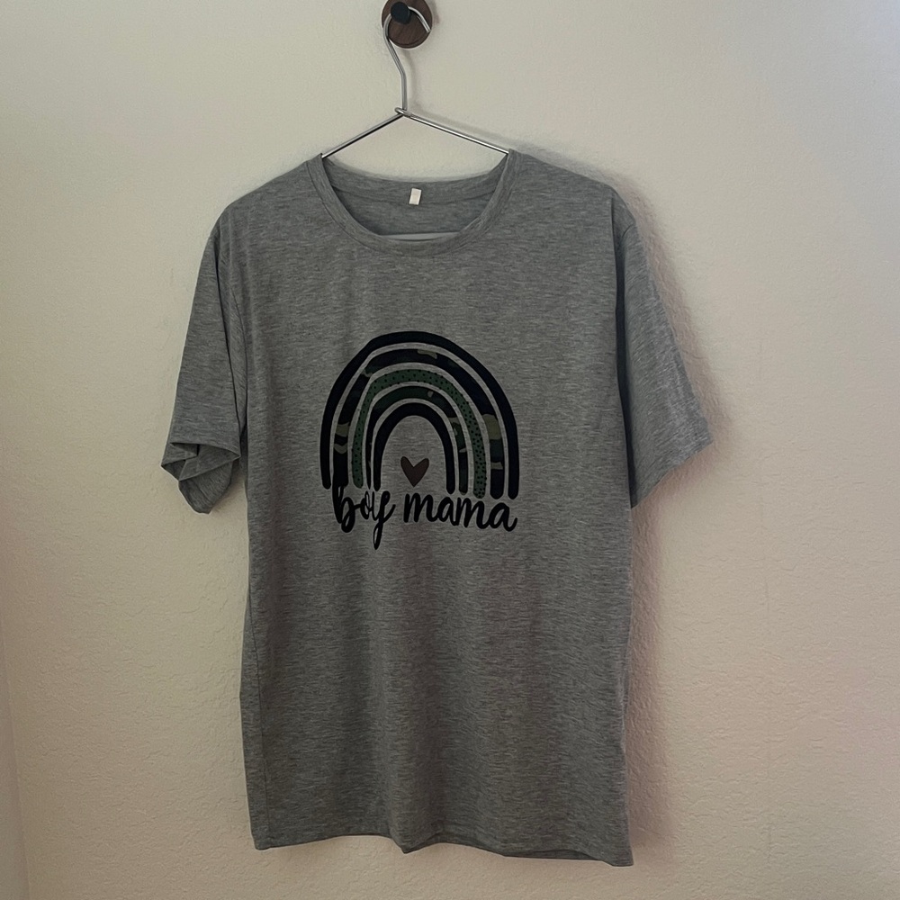 Amazon Gray 'Boy Mama' Short Sleeve Tee